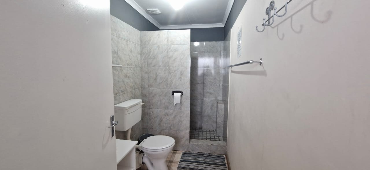 BATHROOM 1 BATHROOM 1