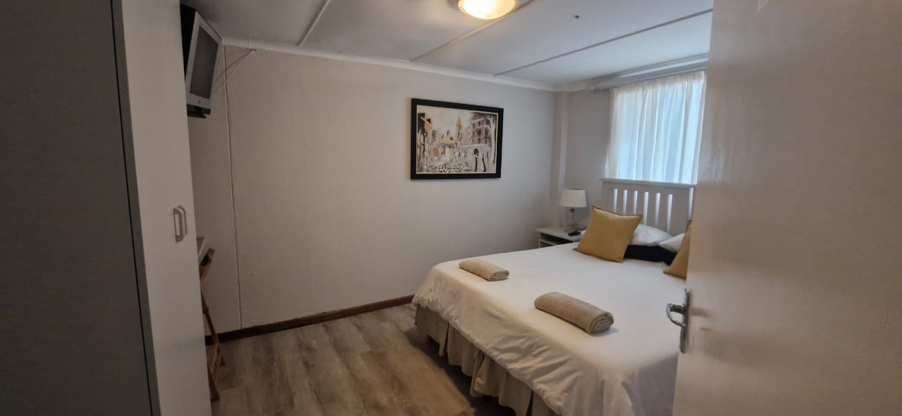 BEDROOM 8 BEDROOM 8