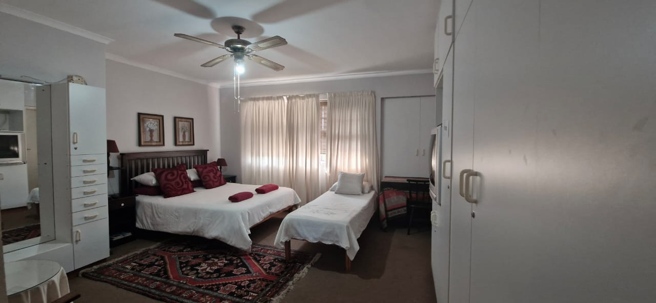 BEDROOM.....