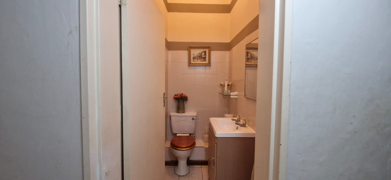 Guest toilet Guest toilet
